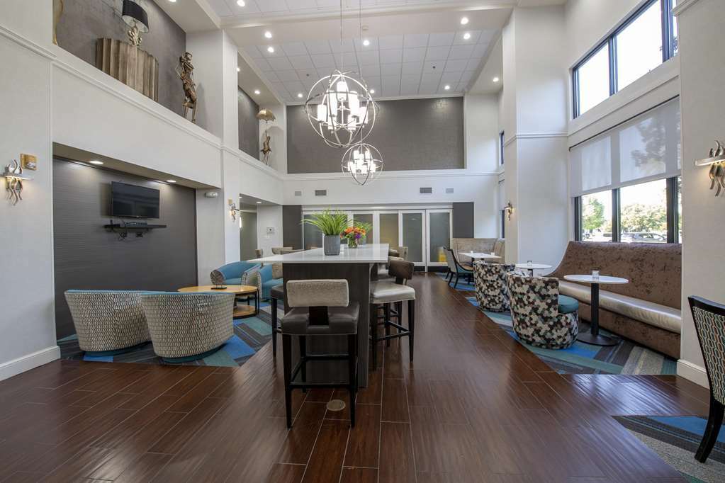 Hampton Inn And Suites Лафайет Ресторант снимка